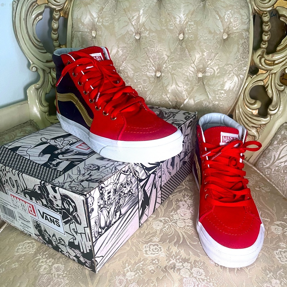 Vans x Marvel, High Tops. Captain Marvel style. Lightly worn. Box included.
